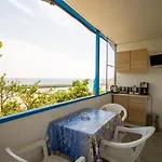 ваканционни къщи'на брега' On The Coast بيت ضيافة فارنا