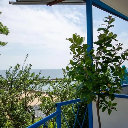 ваканционни къщи'на брега' On The Coast *