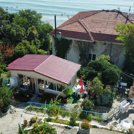 ваканционни къщи'на брега' On The Coast