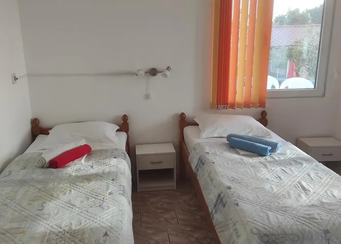 ваканционни къщи'на брега' On The Coast ゲストハウス ヴァルナ